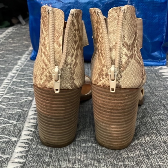 DV sandals - Picture 3 of 5